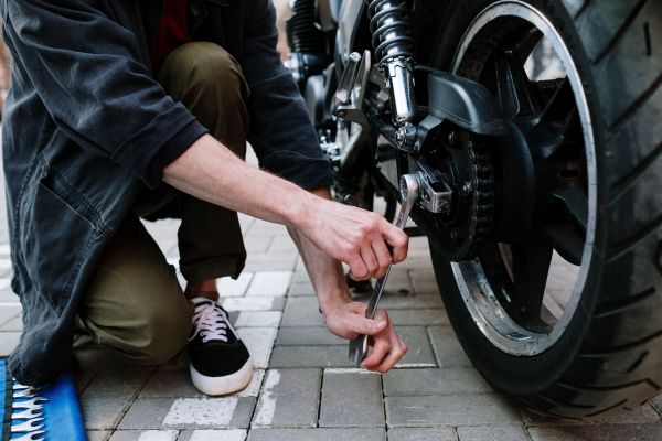 Was sind die besten Tipps für die Pflege der Kette meines Motorrads?